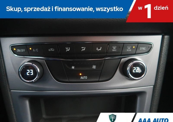 Opel Astra cena 44000 przebieg: 135088, rok produkcji 2019 z Łęczna małe 232